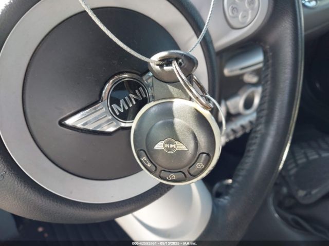 2009 MINI COOPER S WMWMS33549TG88214 Photo 10