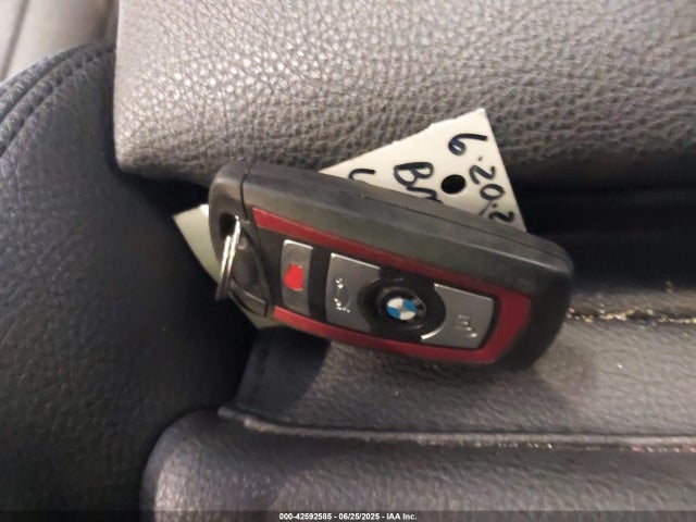 WBA8D9G32HNU61515 BMW 330I