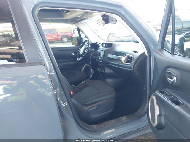 ZACCJABT2GPE12576 Jeep 2016