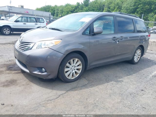 2011 TOYOTA SIENNA 5TDDK3DC8BS028176 Photo 1