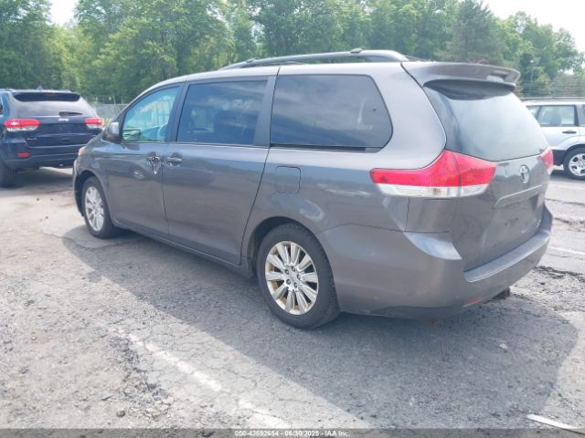 2011 TOYOTA SIENNA 5TDDK3DC8BS028176 Photo 2