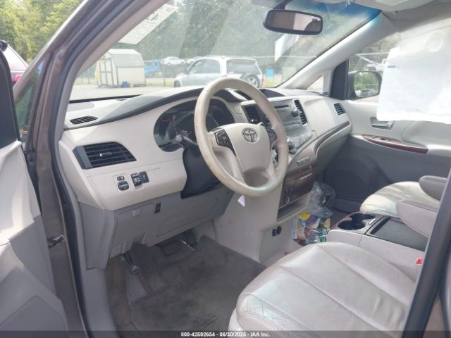 2011 TOYOTA SIENNA 5TDDK3DC8BS028176 Photo 4