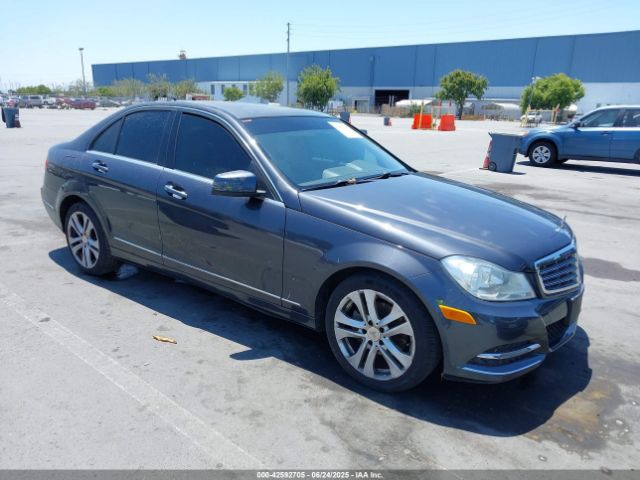 2013 MERCEDES-BENZ C 250 WDDGF4HB9DR300881