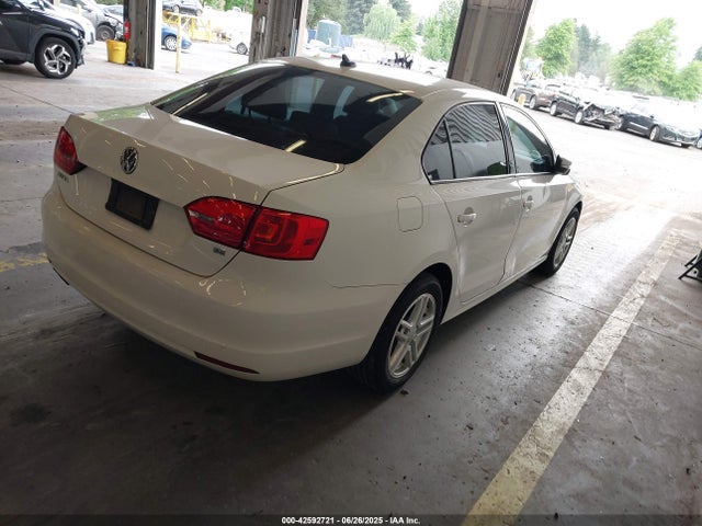 3VWD17AJ9EM230636 Volkswagen 2014