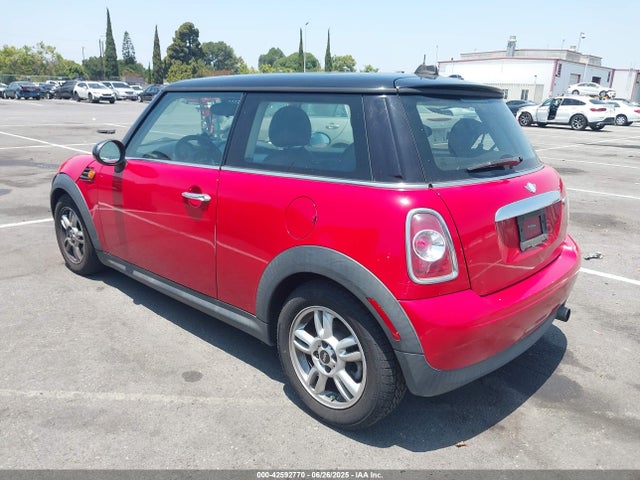 2012 MINI COOPER WMWSU3C54CT263789 Photo 2