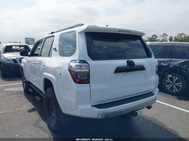 2021 TOYOTA 4RUNNER JTERU5JR7M5940287 Photo 2