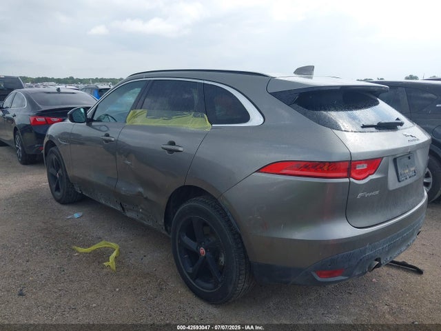 2019 JAGUAR F-PACE SADCJ2FX8KA369300 Photo 2