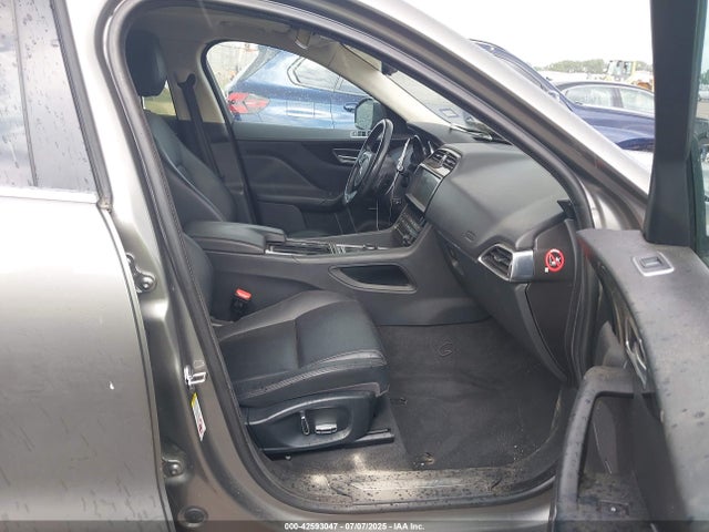 2019 JAGUAR F-PACE SADCJ2FX8KA369300 Photo 4