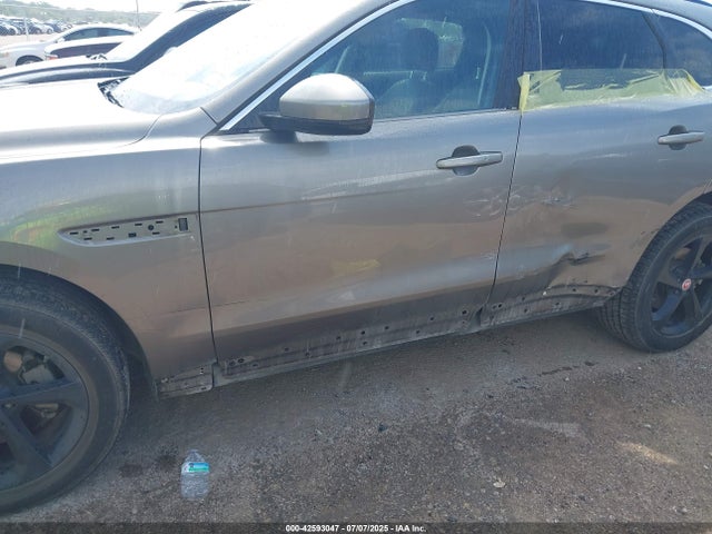 2019 JAGUAR F-PACE SADCJ2FX8KA369300 Photo 5