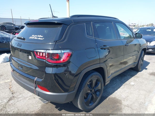 Jeep 2021 2021 3C4NJCBBXMT526986 Image 4