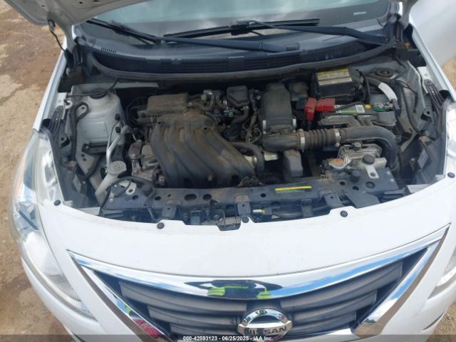 3N1CN7AP3FL906886 Nissan 2015