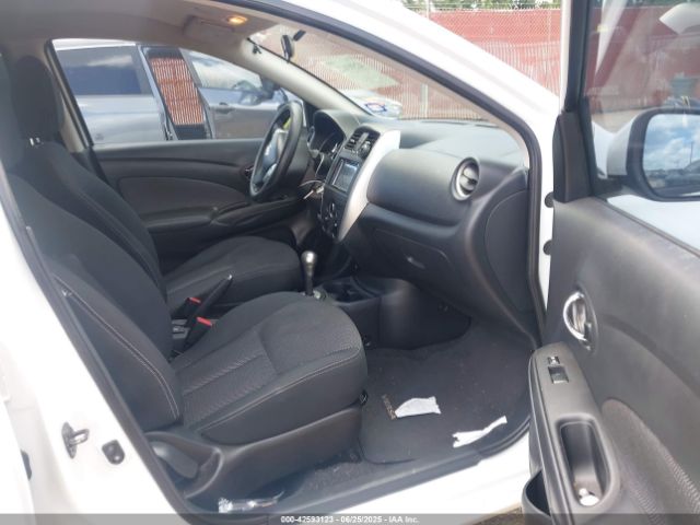 3N1CN7AP3FL906886 Nissan 2015