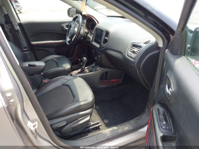 2019 JEEP COMPASS 3C4NJDDB7KT667885 Photo 4