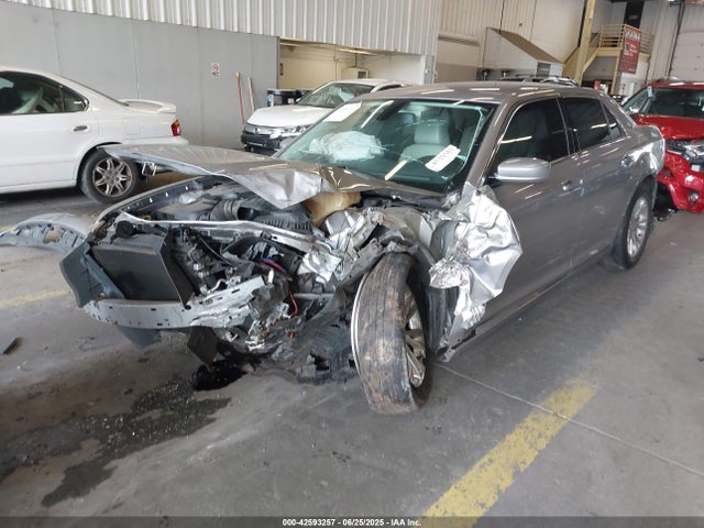 Chrysler 300 2017 2C3CCAAG8HH606695 Image 2