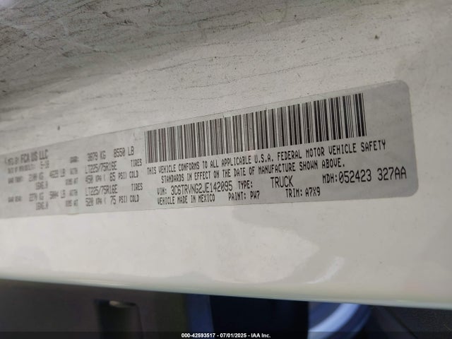 RAM 2018 2018 3C6TRVNG2JE142095 Image 9