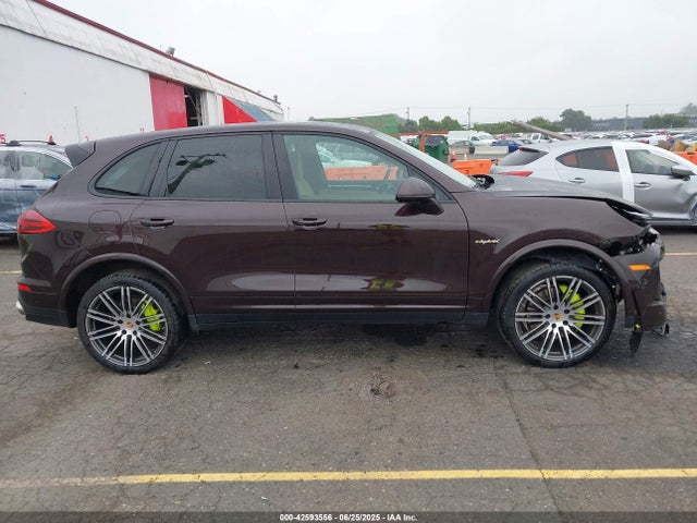 Porsche Cayenne 2018 WP1AE2A29JLA72623 Image 14