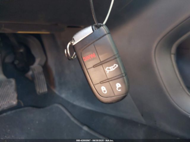 1C3CCCAB0GN169443 Chrysler 2016