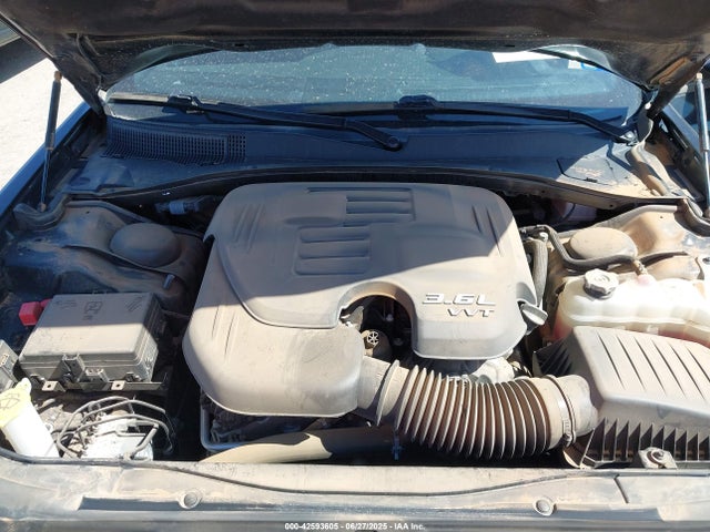 Chrysler 300 2023 2C3CCABG2PH510011 Image 10