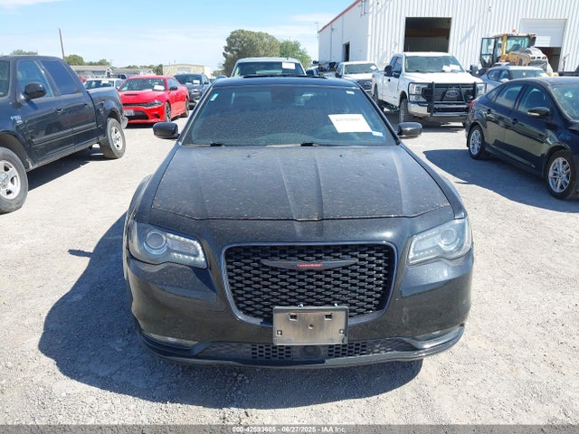 Chrysler 300 2023 2C3CCABG2PH510011 Image 12
