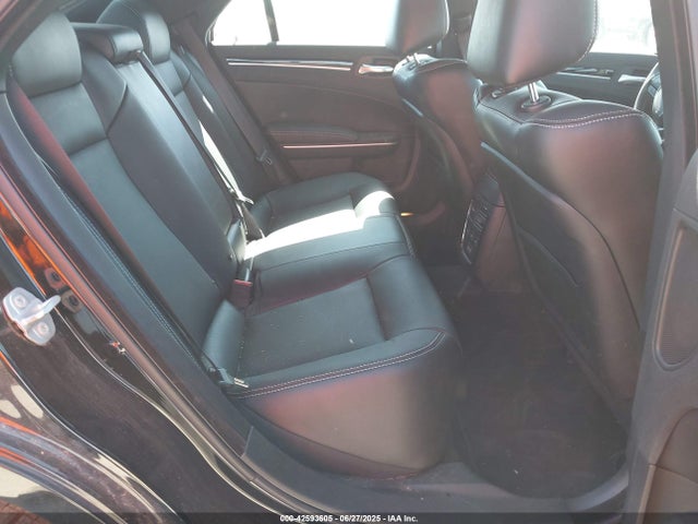 Chrysler 300 2023 2C3CCABG2PH510011 Image 8