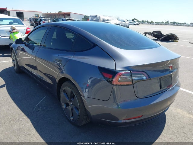 2022 TESLA MODEL 3 5YJ3E1EB2NF240061 Photo 2