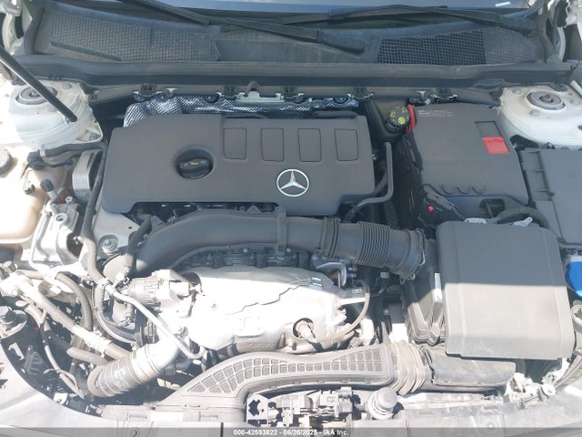 W1K3G4EBXMJ290053 Mercedes-Benz m260