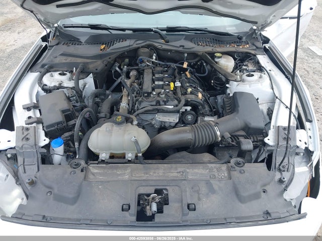 1FATP8UH9P5110555 Ford 4v