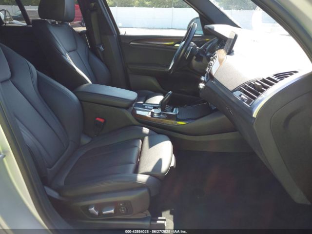 2018 BMW X3 5UXTR9C5XJLC73219 Photo 4