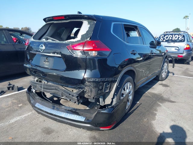 JN8AT2MTXHW133826 Nissan 2017