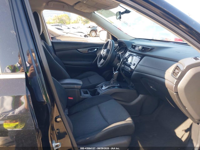 JN8AT2MTXHW133826 Nissan 2017