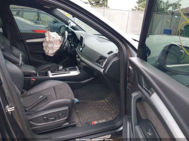 2018 AUDI SQ5 WA1A4AFY5J2008493 Photo 4