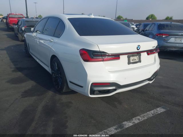 2021 BMW 740I WBA7T2C03MCE56494 Photo 2