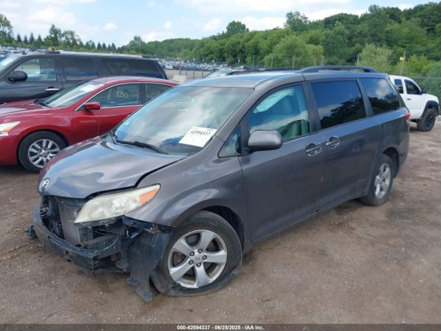 2011 TOYOTA SIENNA 5TDKK3DC3BS166098 Photo 1