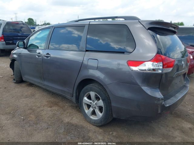 2011 TOYOTA SIENNA 5TDKK3DC3BS166098 Photo 2