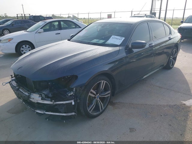 BMW 750i 2016 WBA7F2C56GG415192 Image 2