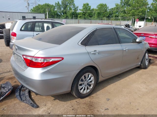 2017 TOYOTA CAMRY 4T1BF1FK6HU702748 Photo 3