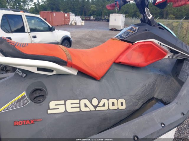 2017 SEADOO SEADOO YDV66347L617 Photo 4