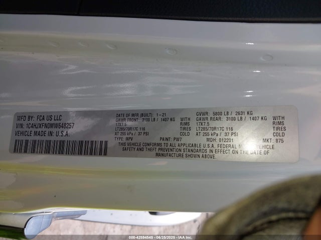 1C4HJXFN0MW648257 Jeep 2021