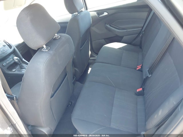 1FADP3K2XGL392903 Ford 2016