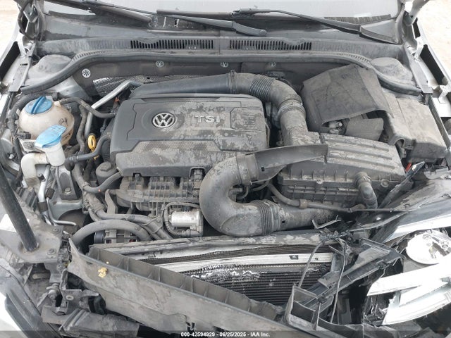 3VWD17AJ3FM324044 Volkswagen 2015