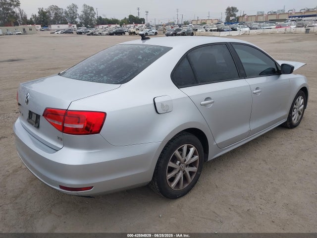 3VWD17AJ3FM324044 Volkswagen 2015