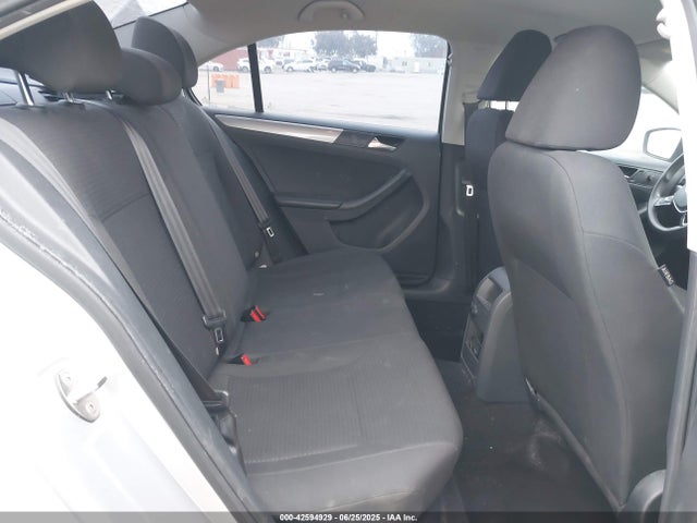 3VWD17AJ3FM324044 Volkswagen 2015