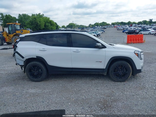 3GKALYEV0NL165141 GMC lyx