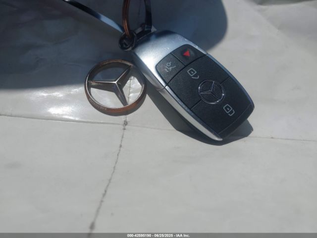 WDD3G4EBXKW031742 Mercedes-Benz m260