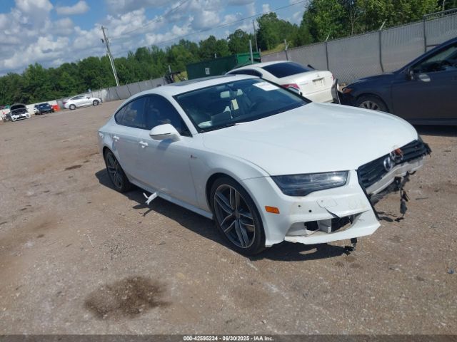 2016 AUDI A7 WAUWGAFC2GN021696
