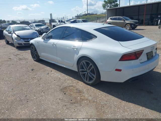 2016 AUDI A7 WAUWGAFC2GN021696 Photo 2