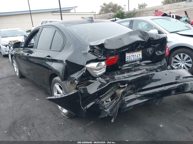 BMW 320i 2015 WBA3B1G56FNT05199 Image 3