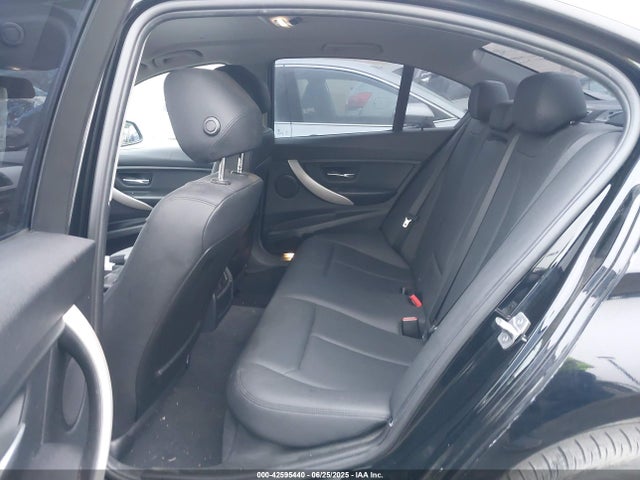 BMW 320i 2015 WBA3B1G56FNT05199 Image 8