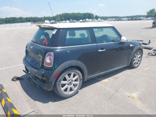 2011 MINI COOPER S WMWSV3C50BTY24792 Photo 3