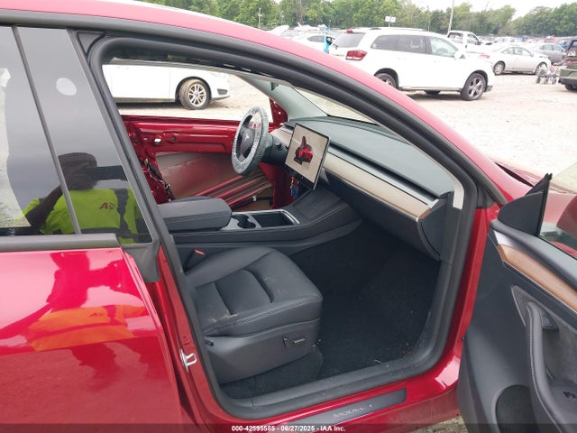 7SAYGDEE2RF201815 Tesla Model Y
